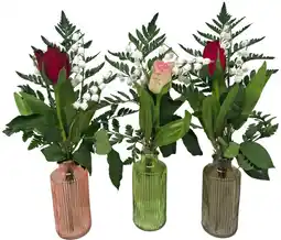 Auchan Sans marque 2 brins de muguet + 1 rose dans un vase en verre offre