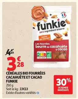 Auchan CÉRÉALES BIO FOURRÉES CACAHUÈTE ET CACAO FUNKIE offre