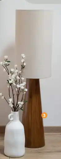 b&m Grande lampe en bois offre