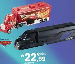 JouéClub Disney camion transporteur avec rampe offre