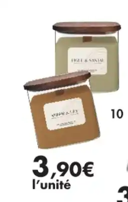 E.Leclerc Bougie crépitante petit modèle parfum figue et santal ou ambre & lily en verre et couvercle en bois offre
