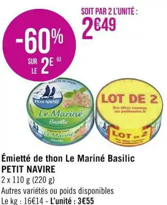 Petit navire émietté de thon le mariné basilic