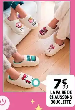 Centrakor La paire de chaussons bouclette offre