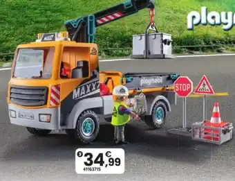 Camion grue, ouvrier et accessoires