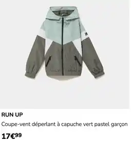La Halle RUN UP Coupe-vent déperlant à capuche vert pastel garçon offre