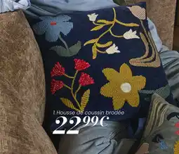 Maisons du Monde Housse de coussin brodée offre