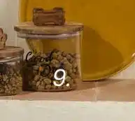 Maisons du Monde Boîte alimentaire pour animaux offre