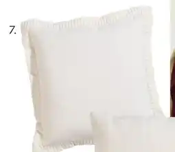 Maisons du Monde Coussin avec bordure offre