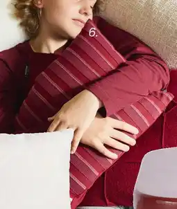 Maisons du Monde Housse de coussin brodée offre