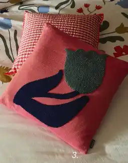 Maisons du Monde Housse de coussin tulipe offre