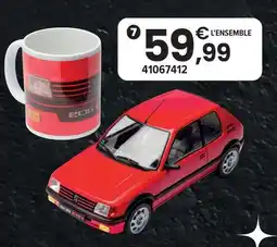 JouéClub Voiture 1/18ème peugeot 205 gti avec mug offre