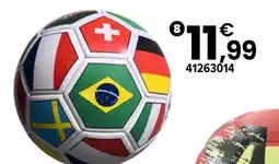 JouéClub Ballon de football drapeaux offre