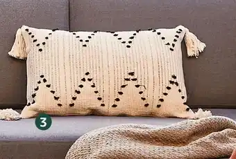 Jardiland Coussin ethnique à pompons offre