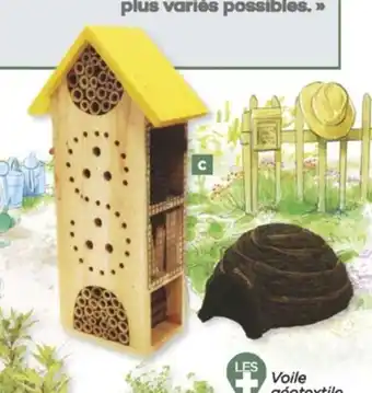 Abris pour animaux et hôtels à insected