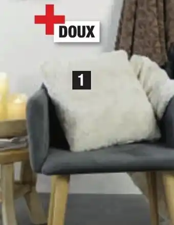 ALDI Coussin Immitation Fourrure offre