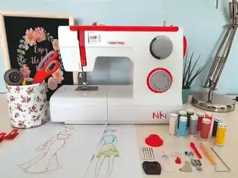 Auchan MACHINE À COUDRE VERITAS NIKI + ACCESSOIRES offre