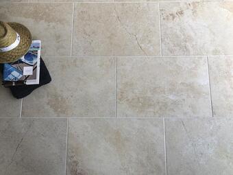 Brico Dépôt Carrelage de sol extérieur "fontainebleau grip" beige 40 x 60 cm offre