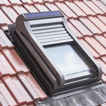 Brico Dépôt Site volet roulant électrique pour fenêtre de toit - h. 118 x l. 114 cm offre
