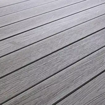 Brico Dépôt Goodhome lame de terrasse composite "hudson" gris offre