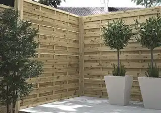 Brico Dépôt Blooma panneau bois "douro" classe 3 - h. 1,80 m x l. 1,80 m. ép. 35 mm offre