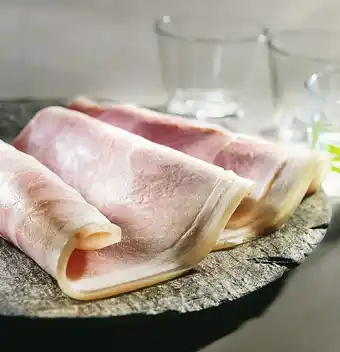 Spar JAMBON CUIT SUPÉRIEUR AVEC COUENNE SANS ANTIBIOTIQUES LE JULO offre