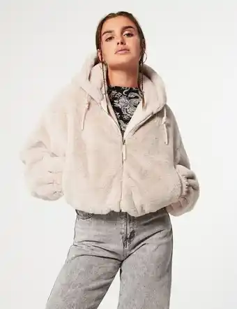 Manteau fausse fourrure