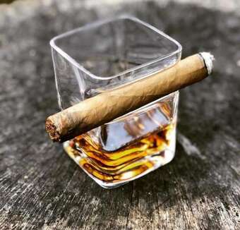 Szivartartó whiskys pohár