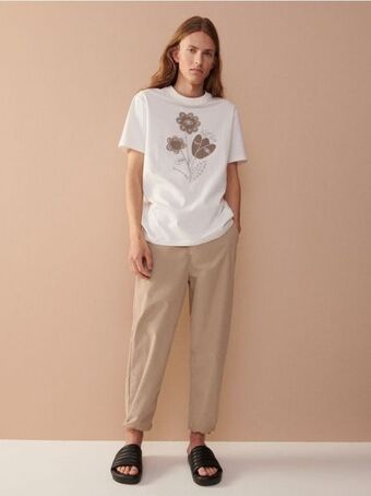 Reserved Regular fit póló mintával ajánlat