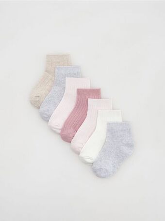 Reserved 7 pár pamutban gazdag zokni ajánlat