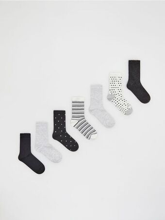 Reserved 7 pár pamutban gazdag zokni ajánlat