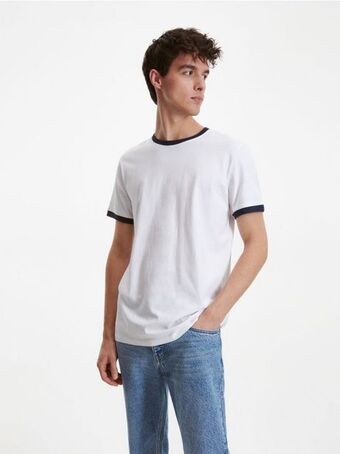 Reserved Regular szabású póló ajánlat