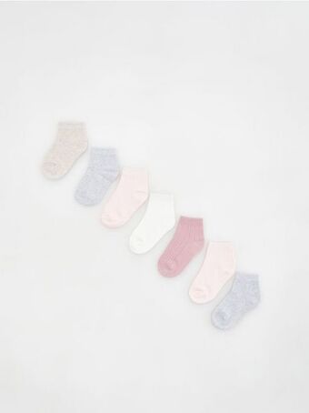 Reserved 7 pár pamutban gazdag zokni ajánlat