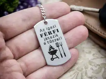 Az igazi férfi acél medálos kulcstartó