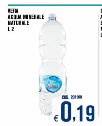 Vera acqua minerale naturale