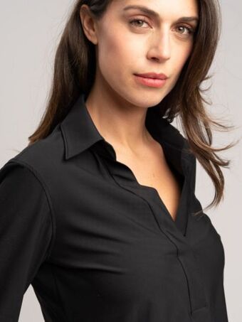 Camicia donna stile polo realizzata in tessuto tecno liscio