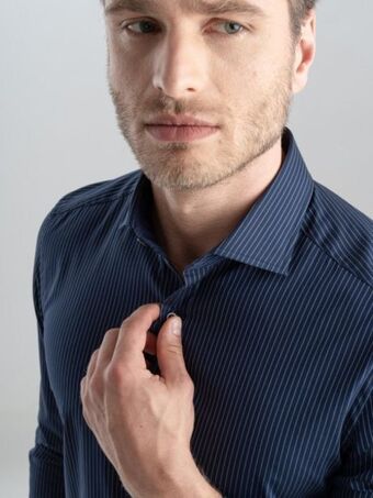 Invidia Camicia uomo gessata in tessuto popeline offerta