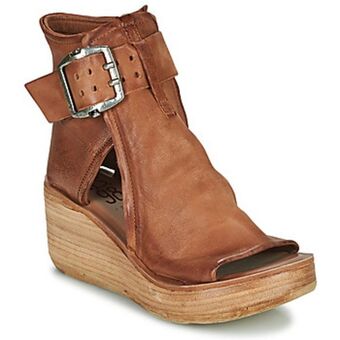 Noa buckle