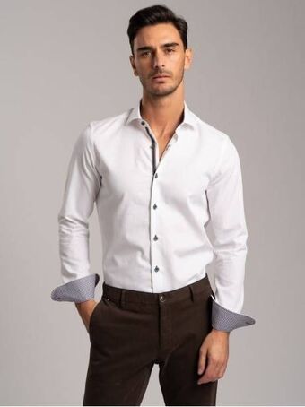 Invidia Camicia uomo tinta unita in tessuto armaturato e inserto collo polsi offerta