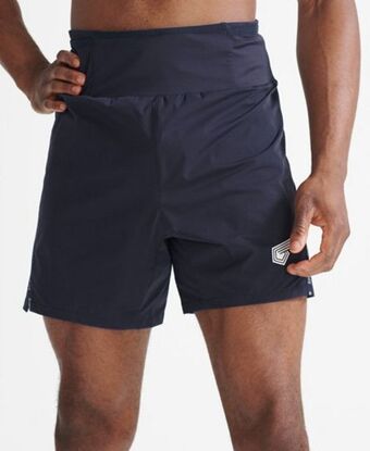 Superdry Pantaloncini run premium offerta