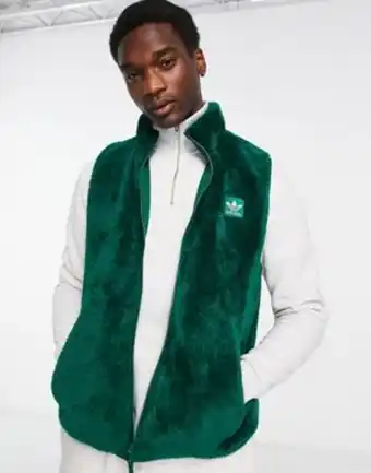 Asos Adidas originals - essentials+ - gilet con zip morbido, colore verde scuro offerta