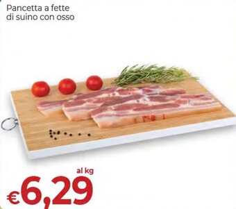 Pancetta a fette di suino con osso