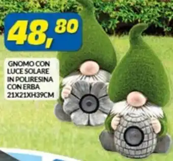 GNOMO CON LUCE SOLARE IN POLIRESINA CON ERBA 21X21XH39CM