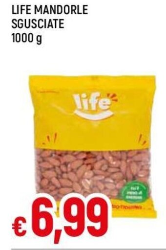 Famila LIFE MANDORLE SGUSCIATE 1000g offerta