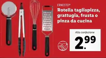 Lidl ERNESTO Rotella tagliapizza, grattugia, frusta o pinza da cucina offerta