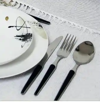 Ipercoop Tognana Servizio Posate 24 pezzi Manico Nero offerta