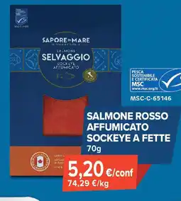 Salmone rosso affumicato sockeye a fette
