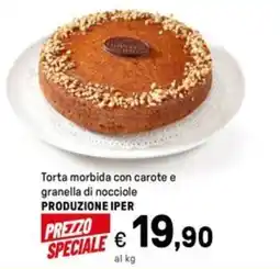 Iper La Grande Torta morbida con carote e granella di nocciole PRODUZIONE IPER offerta