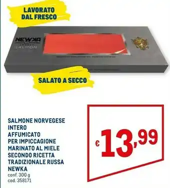 Metro Newka salmone norvegese intero affumicato per impiccagione marinato al miele secondo ricetta tradizionale russa offerta