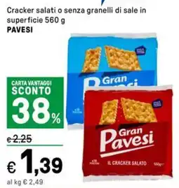Iper La Grande Cracker salati o senza granelli di sale in superficie PAVESI offerta