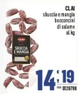 Gruppo di Palo CLAI sbuccia e mangia bocconcini di salame offerta